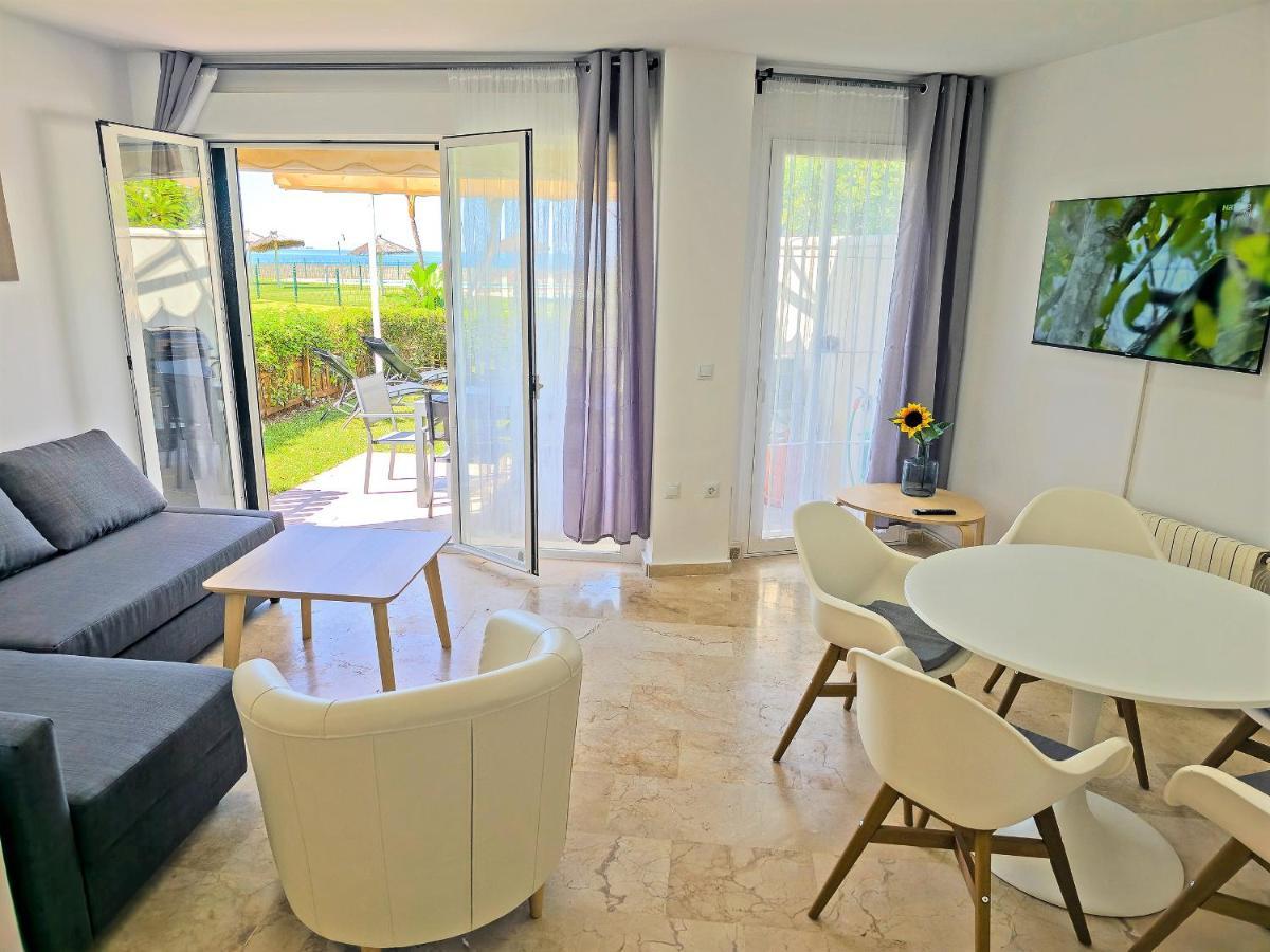 On Beach Deluxe Apartment With Pools And Own Garden El Puerto de Santa Maria Exterior photo