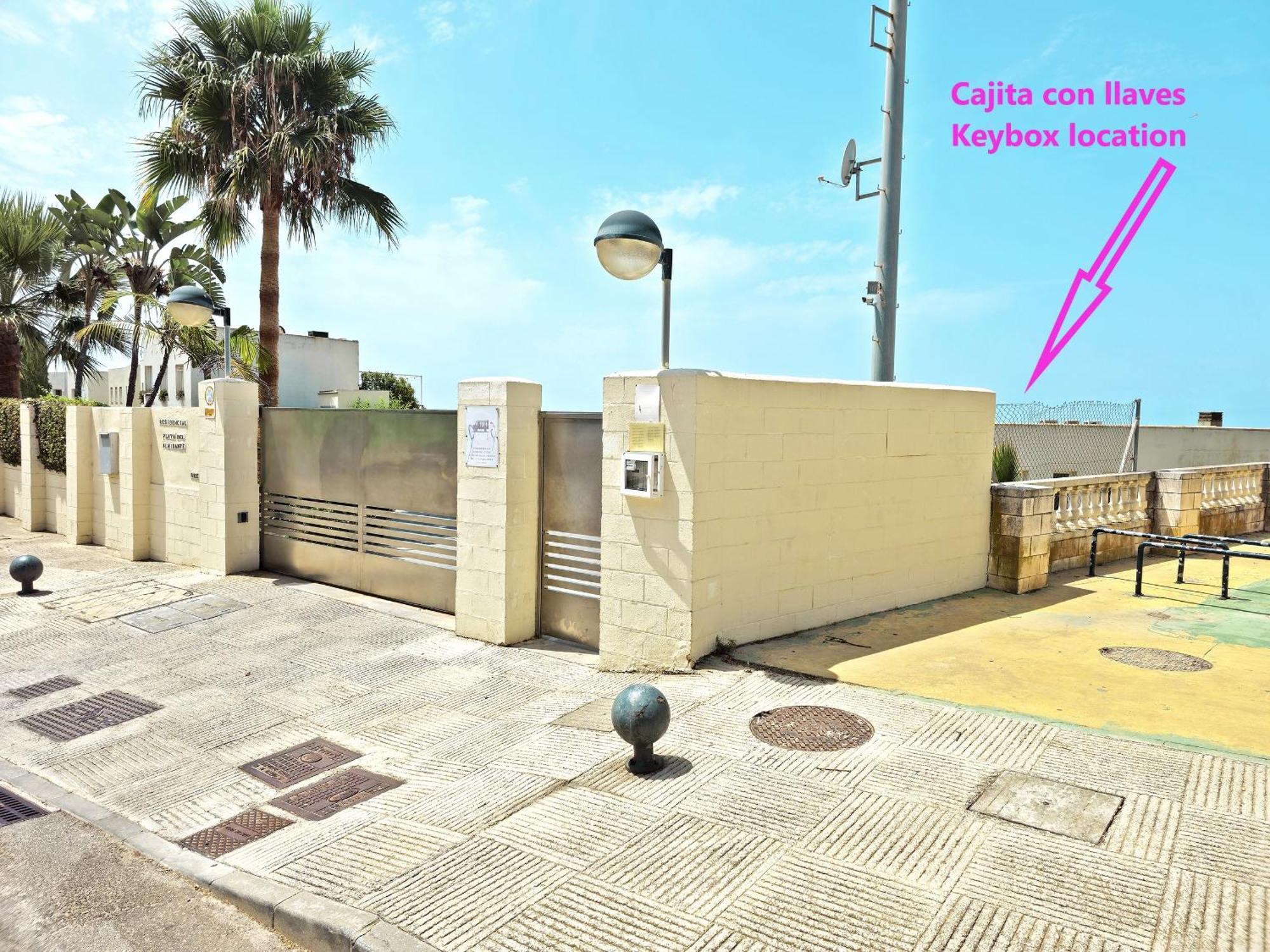 On Beach Deluxe Apartment With Pools And Own Garden El Puerto de Santa Maria Exterior photo